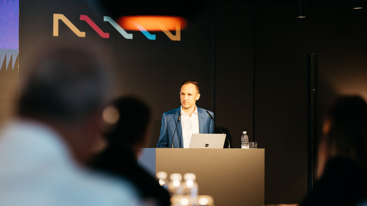 veranstaltung nectanet lounge spaeker und publikum, andreas seltmann